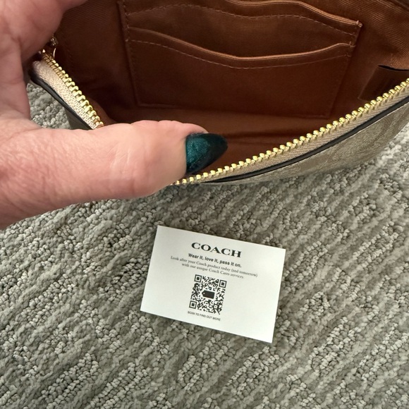 Coach Chalk Pebble Leather Tote with Signature Zip Wallet - Picture 12 of 14